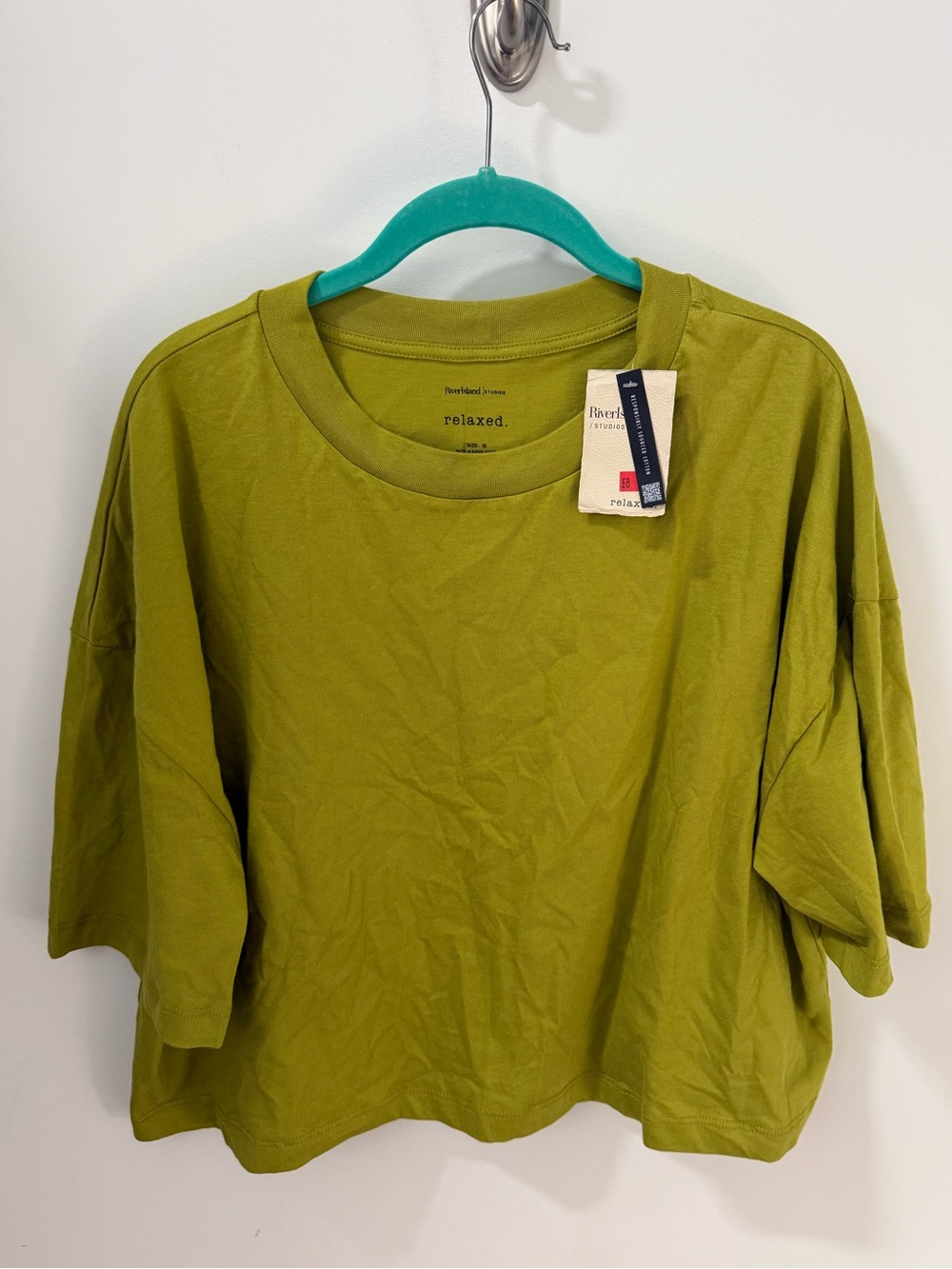 NWT Riverisland/studios pea green wide crop teeshirt size 18 (US size 14)